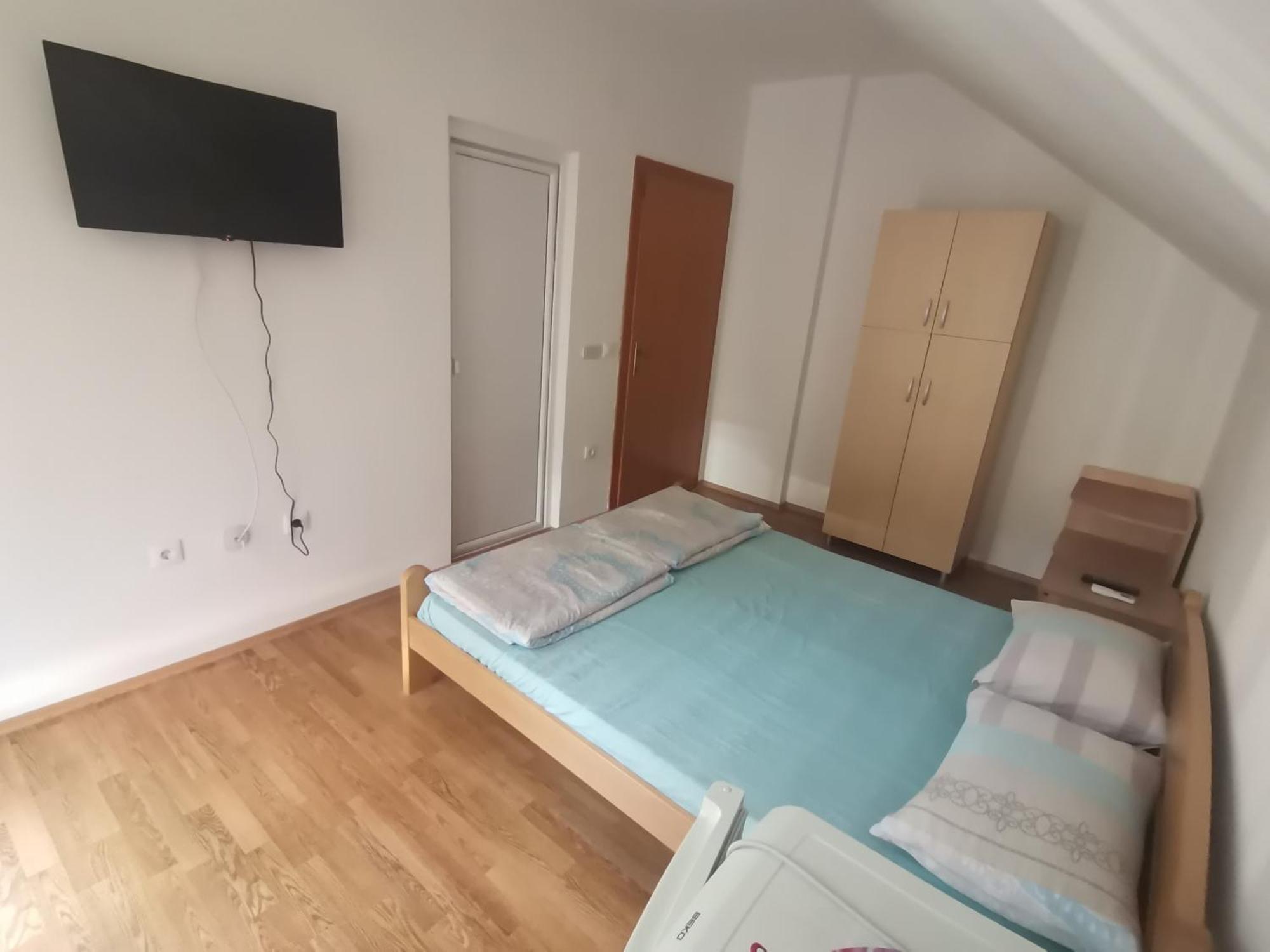 Guesthouse Zimovski เปสตานิ ภายนอก รูปภาพ