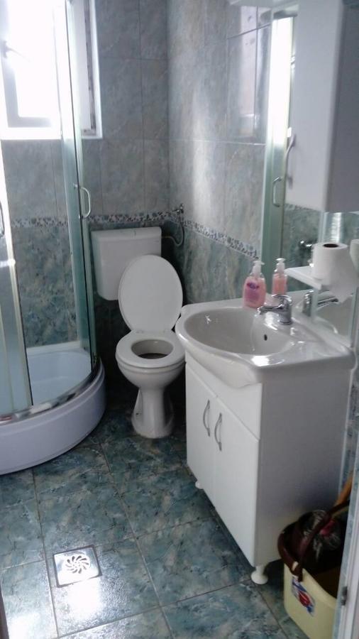 Guesthouse Zimovski เปสตานิ ภายนอก รูปภาพ